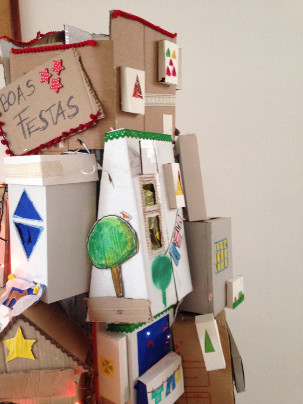 Estrutura em cartão do projeto de Natal
