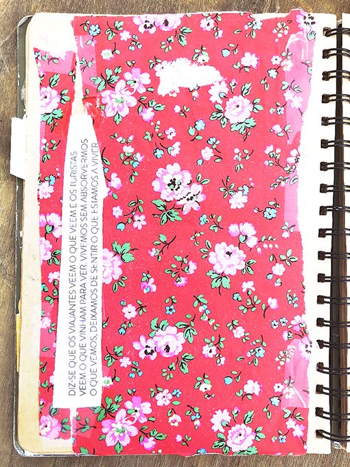 Página com padrão floral vermelho